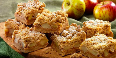 Vegan + GF Apple Crumble Traybake